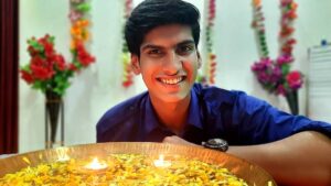 Anmol Jyotir Instagram - May the glow of diyas light your path with the sparkles of peace, contentment, joy,  happiness and continued success 😄❤️... A Very Happy Diwali Everyone ✨🥳🙏 #spreadlove #happydiwali✨❤️