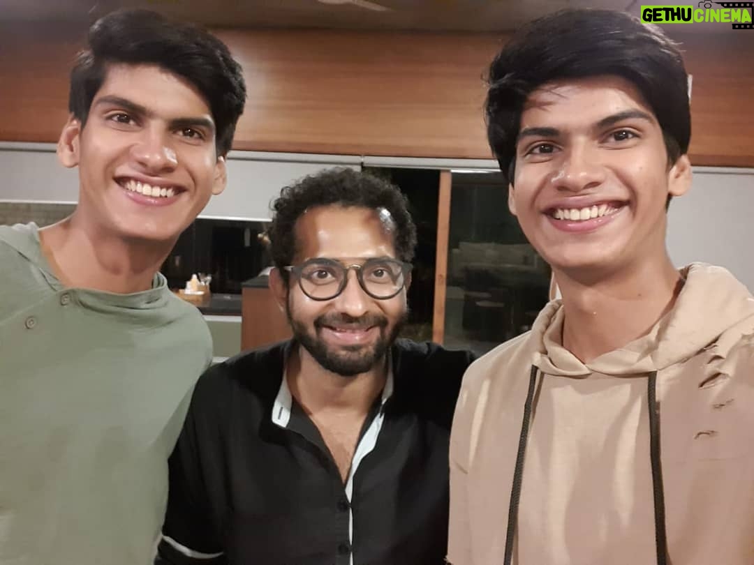 Anmol Jyotir - 3K Likes - One of the overwhelming experience to work with our dear director sir @viral2886 sir....#bestcrewever ๐