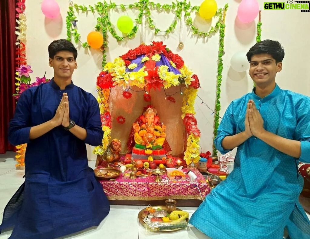 Anmol Jyotir Instagram - May lord Ganesha gives you a rainbow for every strom: a smile for every tear; a promise for every care and an answer for every prayer!!!Ganpati Bappa Morya!!!😊🎉🙏🙏 @apurvjyotir @richa7629 @prashant6943