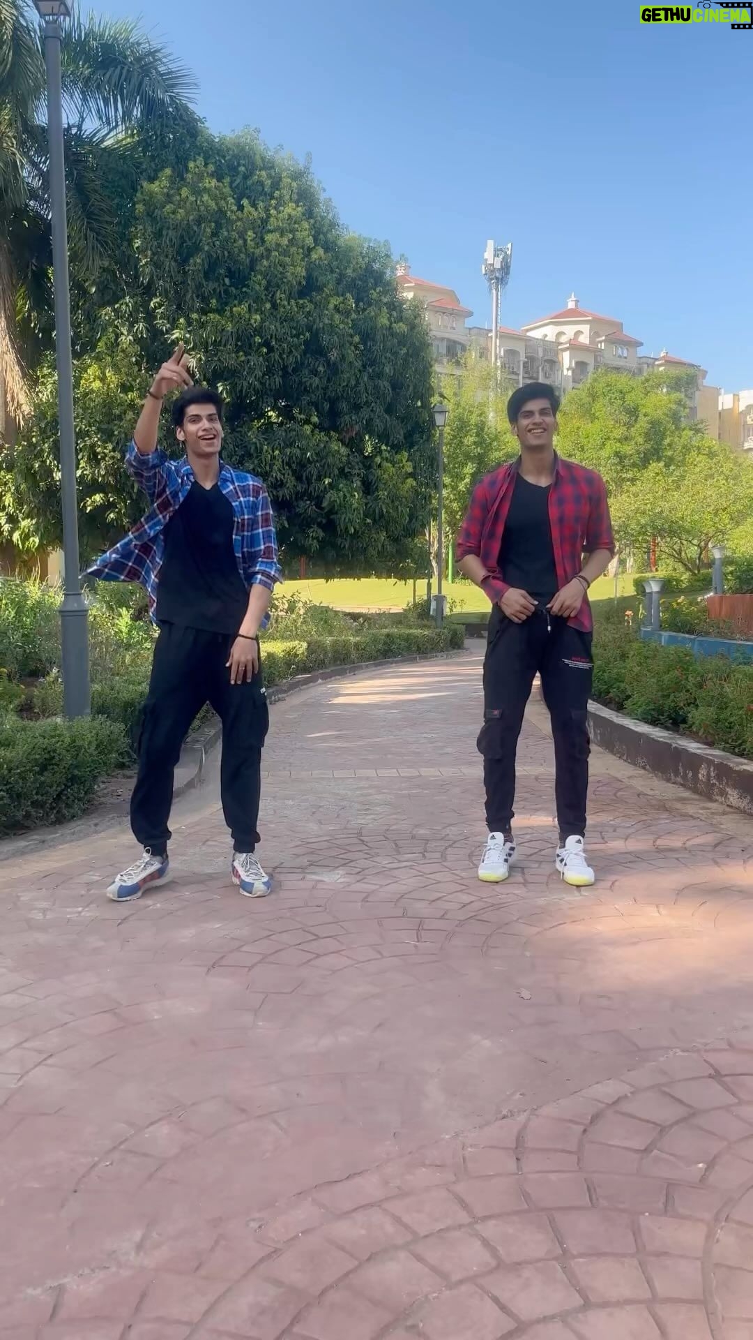 Anmol Jyotir - 22.3K Likes - Back to beats!!โฆHappy International Dance day!
Uff this song Maan meri jaan ๐ซถ
Choreography- @vikasmaheshwari09 sir๐โค๏ธ
#maanmerijaan #happyinternationaldanceday #explorepage #dancereels #reelitfeelit #instagood