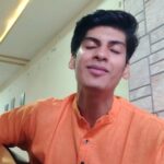 Anmol Jyotir Instagram - Wishing you guys a very happy independence day with one of my favourite "ae watan" ( tried singing😅) Ps- not a singer 😊🇮🇳🎉 #independenceday #proudindian #aewatan #reelsinstagram