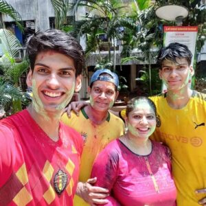 Anmol Jyotir Instagram - Arre bhaiya Holi hai!!!😁🎉🎊❤️🧡💛
#holicelebrations🎉