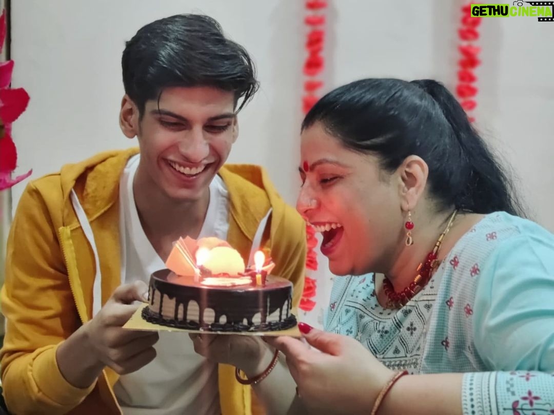 Anmol Jyotir - 3.9K Likes - Happpppy Birthdayyyy Mumma!!!โค๏ธโค๏ธโค๏ธ...every teen should deserve a bff like you.. wish you all the happiness in the world๐ฅณ๐๐
@richa7629
