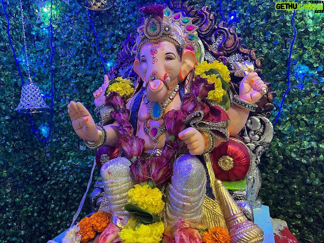 Anmol Jyotir Instagram - I wish Bappa visits your home with bags full of happiness, prosperity, and peace ❤️ #ganpatibappamorya #pudchyavarshilavkarya #happyganeshchaturthi