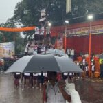 Anmol Jyotir Instagram - Ahh this barishh…this coffee…n this beauty of mumbai…Krishna ji seems to be happy today:) …happy Janmashtami guys ❤️ #janmashtami #dahihandi