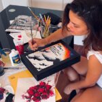 Anna Eremin Instagram - A praia está óptima 🎨