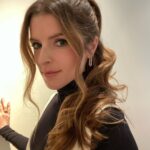 Anna Kendrick Instagram - gonna leave my body real quick
