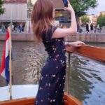 Anna Kendrick Instagram - tourist shit