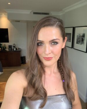 Anna Passey Instagram - Thanks for having us @insidesoapmagazine 🎉

Gorgeous night at The Inside Soap Awards, thank you to everyone who took the time to vote for @matthewjamesbailey and I 🤍

Thank you to the lovely @lambert_locks for getting me ready 🥰