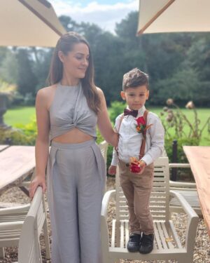 Anna Passey Instagram - Just the most lovely weekend with my family celebrating @jimrounding @luzie wedding 🤍