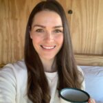 Anna Passey Instagram - Cabin life. @unyoked.co 🖤