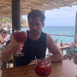Anna Passey Instagram - Happiest birthday KP 🤍

May it be another year of adventure 💫

@kylepryor