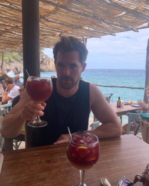 Anna Passey Instagram - HBD KP 🤍

Here’s to another year of all the wonderfullness of you💫

@kylepryor