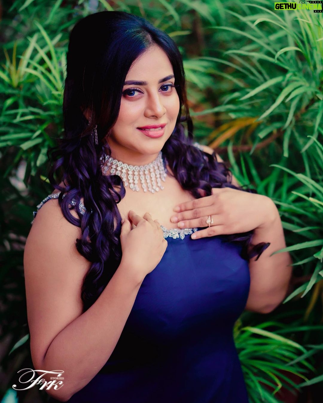 Anna Rajan - 26.2K Likes - Its not about being noticed , its about being remembered MUA @vini_makeup_artist_ Costume @vedas_bridalstudio #annaspeeks #lichi #actress #smile #blue #tamilcinema #telugu #teluguactress