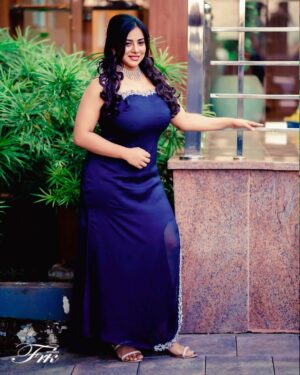 Anna Rajan Instagram - Its not about being noticed , its about being remembered  MUA @vini_makeup_artist_  Costume @vedas_bridalstudio  #annaspeeks #lichi #actress #smile #blue #tamilcinema #telugu #teluguactress