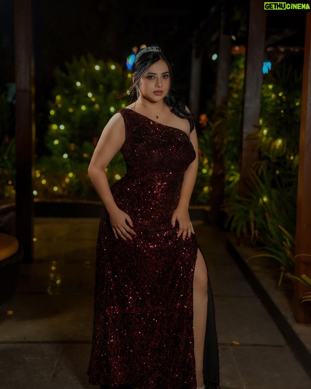 Anna Rajan Instagram - MUA @vini_makeup_artist_ Costume @yesbharathweddingcollections Photography @rainbowmedia_photography