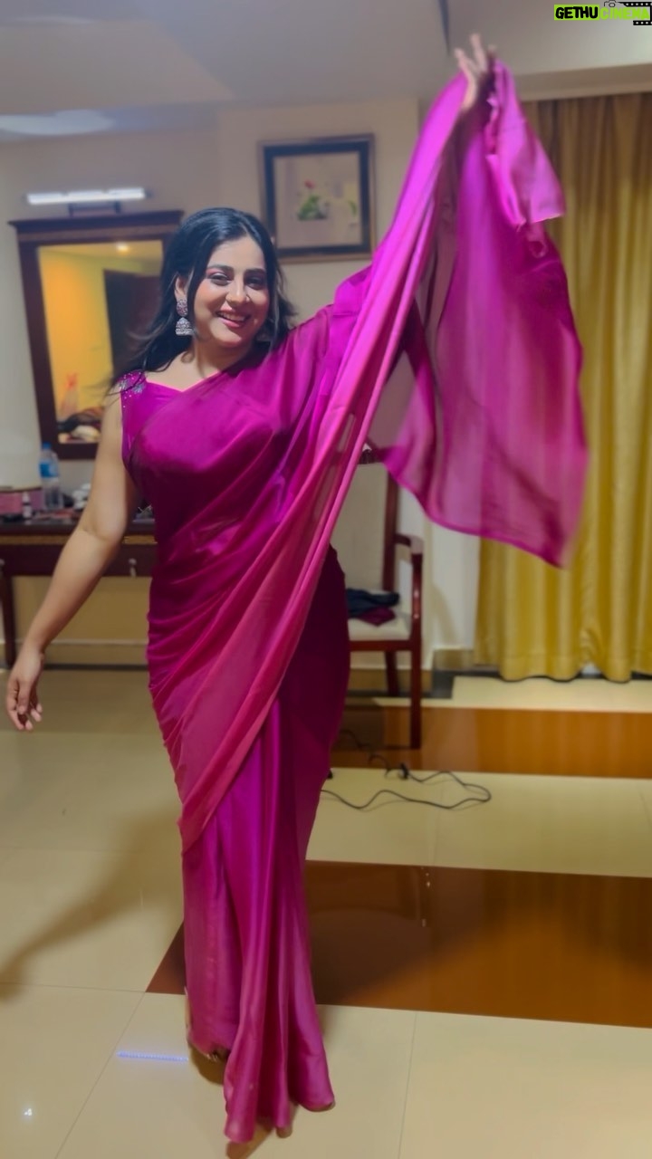Anna Rajan Instagram - My head my thoughts still spinning 😂😂😂😂. MUA @jaush_an Editing @vini_makeup_artist_ Costume @calico__boutique