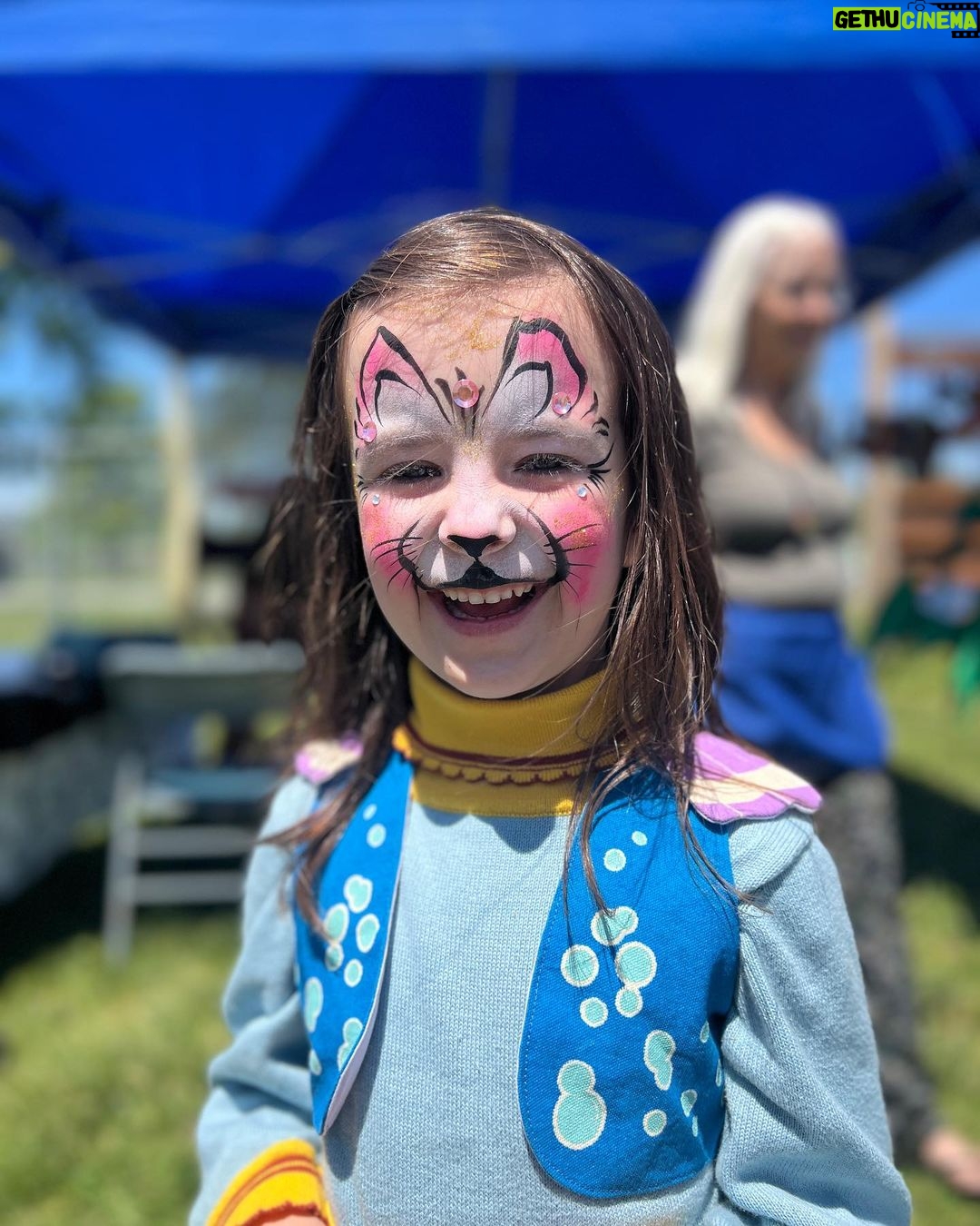 Anna Wood Instagram - Mother’s Day Hudson Valley Pirates Festival. Swipe to see the post-pirates-fest-snooze-fest.
