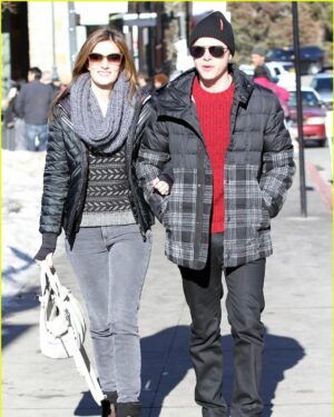 Anna Wood Instagram - Happy 40th #Sundance! I have no personal pics from you, only paparazzi shots, which I know is kinda douche town, but oh well here we are. We lewk cute.❄️ 
#sundancefilmfestival
