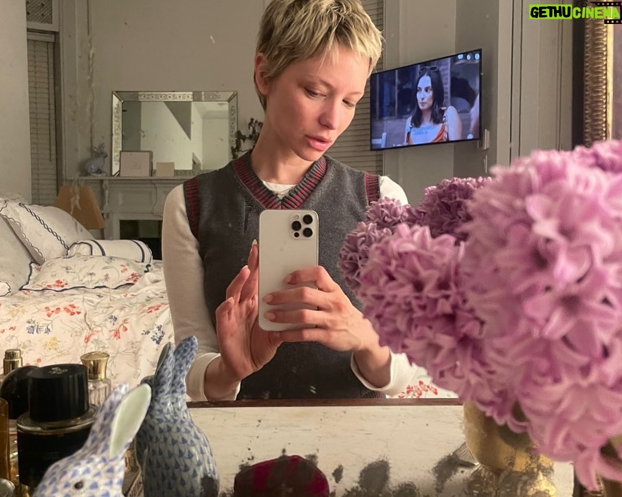 Annabelle Dexter-Jones Instagram - Ambien champion 📺