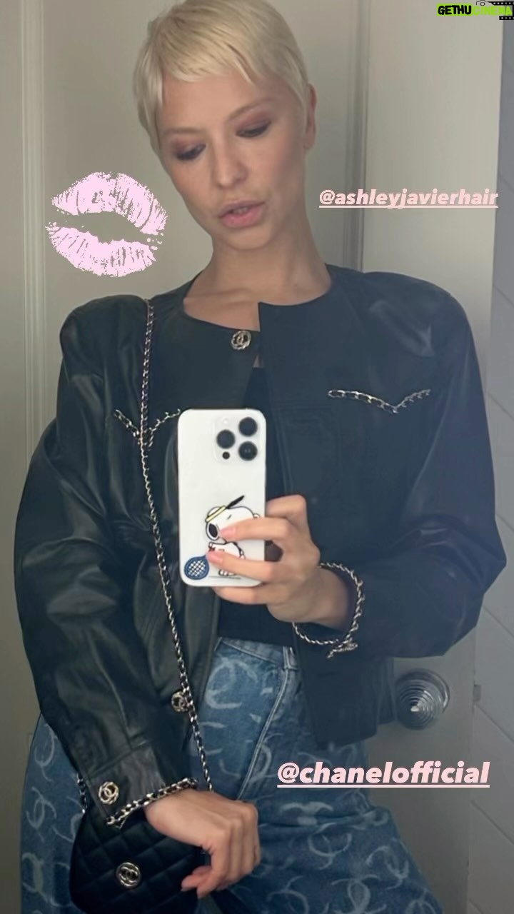 Annabelle Dexter-Jones Instagram -