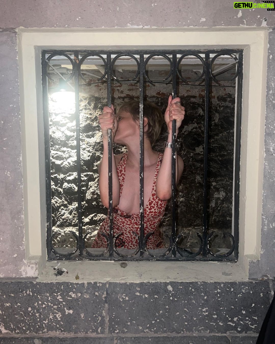 Annabelle Dexter-Jones Instagram - BIG mistake