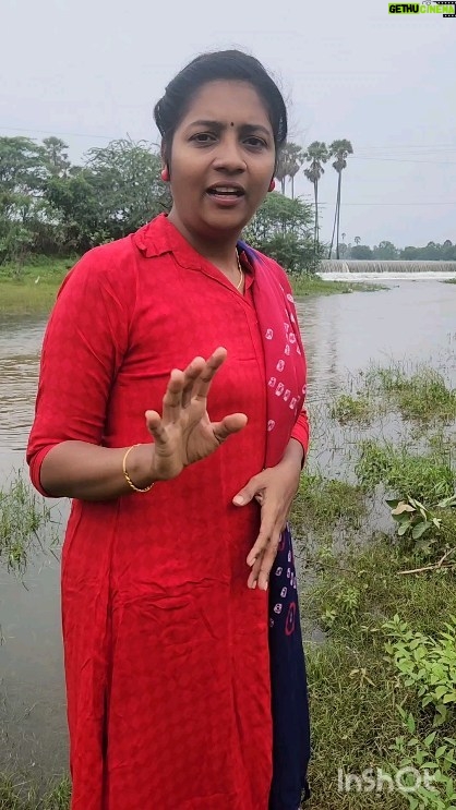 Annabharathi Berchmans Instagram - நான் பிறந்த ஊரான நெல்லை கரையிருப்பு குளம். பாலம் சீரமைக்கப்பட வேண்டும். #annabharathi #nellai #flood #bigboss