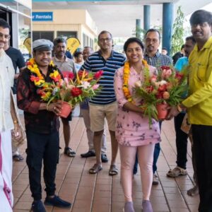 Annabharathi Berchmans Instagram - ஆஸ்திரேலியாவுக்கும் பிலிப்பைன்ஸுக்கும் இடையே உள்ள "பப்புவா நியூ கினியா" நாட்டிற்கு சென்றது மிக்க மகிழ்ச்சி. விமான நிலையத்திலேயே அவர்கள் நாட்டின் கலாச்சார வரவேற்பு நடனம்  ஆடி எங்களை வரவேற்றனர்.. மிகவும் அசத்தலாக இருந்தது. "எங்கெங்கு காணினும் நம் தமிழ் இனமடா" என்பது போல்  நம் தமிழர்கள் அங்கும் இருப்பது, அதிலும் குறிப்பாக  ஆசிரியர்களாகவும் பேராசிரியர்களாகவும் இருப்பது  மிகவும் பெருமைப்பட வைக்கிறது. பிக் பாஸ்க்கு பிறகு  நான் கலந்து கொண்ட முதல்  நிகழ்ச்சி என்பதில் எனக்கு இரட்டிப்பான மகிழ்ச்சி. பப்புவா நியூ கினியா தமிழ் சங்கத்தில் எனக்கு "நகைச்சுவை இளவரசி" என்று பட்டம் கொடுத்து சிறப்பித்தார்கள்.. அதை தங்களிடம் பகிர்ந்து கொள்வதில் மிகவும் மகிழ்ச்சி அடைகிறேன் நண்பர்களே..❤
#annabharathi #anbudanannabharathi  #bigboss #bigbossseason7 #papuanewguinea