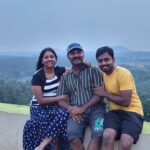 Annabharathi Berchmans Instagram - நல்லதொரு குடும்பம் பல்கலைக்கழகம் " எங்கள் வீட்டில் எல்லா நாளும் கார்த்திகை.. எங்கள் நிலவில் என்றும் இல்லை தேய்பிறை.. கிளி கூட்டம் போல் எங்கள் கூட்டமே இது ஆனந்த பூந்தோட்டம் அன்பின் ஆலயம்"❤❤❤ அனைவருக்கும் இனிய கார்த்திகை தீபத்திருநாள் நல்வாழ்த்துக்கள்😍 #Annabharathi #anbudannabharathi #bigboss #biggboss7 #bigbossseason7 #family #familyphotography