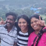 Annabharathi Berchmans Instagram - நல்லதொரு குடும்பம் பல்கலைக்கழகம் " எங்கள் வீட்டில் எல்லா நாளும் கார்த்திகை.. எங்கள் நிலவில் என்றும் இல்லை தேய்பிறை.. கிளி கூட்டம் போல் எங்கள் கூட்டமே இது ஆனந்த பூந்தோட்டம் அன்பின் ஆலயம்"❤❤❤ அனைவருக்கும் இனிய கார்த்திகை தீபத்திருநாள் நல்வாழ்த்துக்கள்😍 #Annabharathi #anbudannabharathi #bigboss #biggboss7 #bigbossseason7 #family #familyphotography