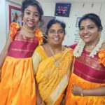 Annabharathi Berchmans Instagram - நல்லதொரு குடும்பம் பல்கலைக்கழகம் " எங்கள் வீட்டில் எல்லா நாளும் கார்த்திகை.. எங்கள் நிலவில் என்றும் இல்லை தேய்பிறை.. கிளி கூட்டம் போல் எங்கள் கூட்டமே இது ஆனந்த பூந்தோட்டம் அன்பின் ஆலயம்"❤❤❤ அனைவருக்கும் இனிய கார்த்திகை தீபத்திருநாள் நல்வாழ்த்துக்கள்😍 #Annabharathi #anbudannabharathi #bigboss #biggboss7 #bigbossseason7 #family #familyphotography