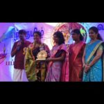 Annabharathi Berchmans Instagram - ஆஸ்திரேலியாவுக்கும் பிலிப்பைன்ஸுக்கும் இடையே உள்ள "பப்புவா நியூ கினியா" நாட்டிற்கு சென்றது மிக்க மகிழ்ச்சி. விமான நிலையத்திலேயே அவர்கள் நாட்டின் கலாச்சார வரவேற்பு நடனம் ஆடி எங்களை வரவேற்றனர்.. மிகவும் அசத்தலாக இருந்தது. "எங்கெங்கு காணினும் நம் தமிழ் இனமடா" என்பது போல் நம் தமிழர்கள் அங்கும் இருப்பது, அதிலும் குறிப்பாக ஆசிரியர்களாகவும் பேராசிரியர்களாகவும் இருப்பது மிகவும் பெருமைப்பட வைக்கிறது. பிக் பாஸ்க்கு பிறகு நான் கலந்து கொண்ட முதல் நிகழ்ச்சி என்பதில் எனக்கு இரட்டிப்பான மகிழ்ச்சி. பப்புவா நியூ கினியா தமிழ் சங்கத்தில் எனக்கு "நகைச்சுவை இளவரசி" என்று பட்டம் கொடுத்து சிறப்பித்தார்கள்.. அதை தங்களிடம் பகிர்ந்து கொள்வதில் மிகவும் மகிழ்ச்சி அடைகிறேன் நண்பர்களே..❤ #annabharathi #anbudanannabharathi #bigboss #bigbossseason7 #papuanewguinea