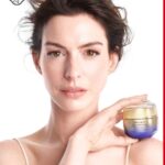 Anne Hathaway Instagram - ✨@shiseido knows potential✨ #ShiseidoSkincare #VitalPerfection #PotentialHasNoAge