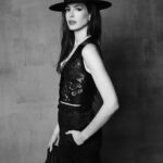 Anne Hathaway Instagram - I am so proud to have been one of Elle Magazine’s 2022 Women in Hollywood. I am also very grateful that this Alaïa and I found each other at last. Thank you Nina Garcia and Sharif Hamza!! Editor-in-Chief: @ninagarcia Photographer: @sharifhamza Writer: @kaylaw Stylist: @andrewmukamal Fashion Director: @alexwhiteedits Hair: @hairbyorlandopita Makeup: @gucciwestman Manicure: @redhotnails Production: @traviskiewel @thatoneproduction Set design: @colinl_