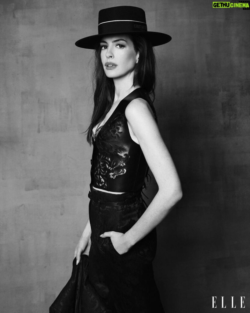 Anne Hathaway Instagram - I am so proud to have been one of Elle Magazine’s 2022 Women in Hollywood. I am also very grateful that this Alaïa and I found each other at last. Thank you Nina Garcia and Sharif Hamza!! Editor-in-Chief: @ninagarcia Photographer: @sharifhamza Writer: @kaylaw Stylist: @andrewmukamal Fashion Director: @alexwhiteedits Hair: @hairbyorlandopita Makeup: @gucciwestman Manicure: @redhotnails Production: @traviskiewel @thatoneproduction Set design: @colinl_