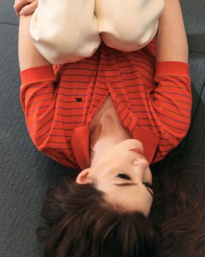 Anne Hathaway Instagram - Mood swing.
@interviewmag
#workit