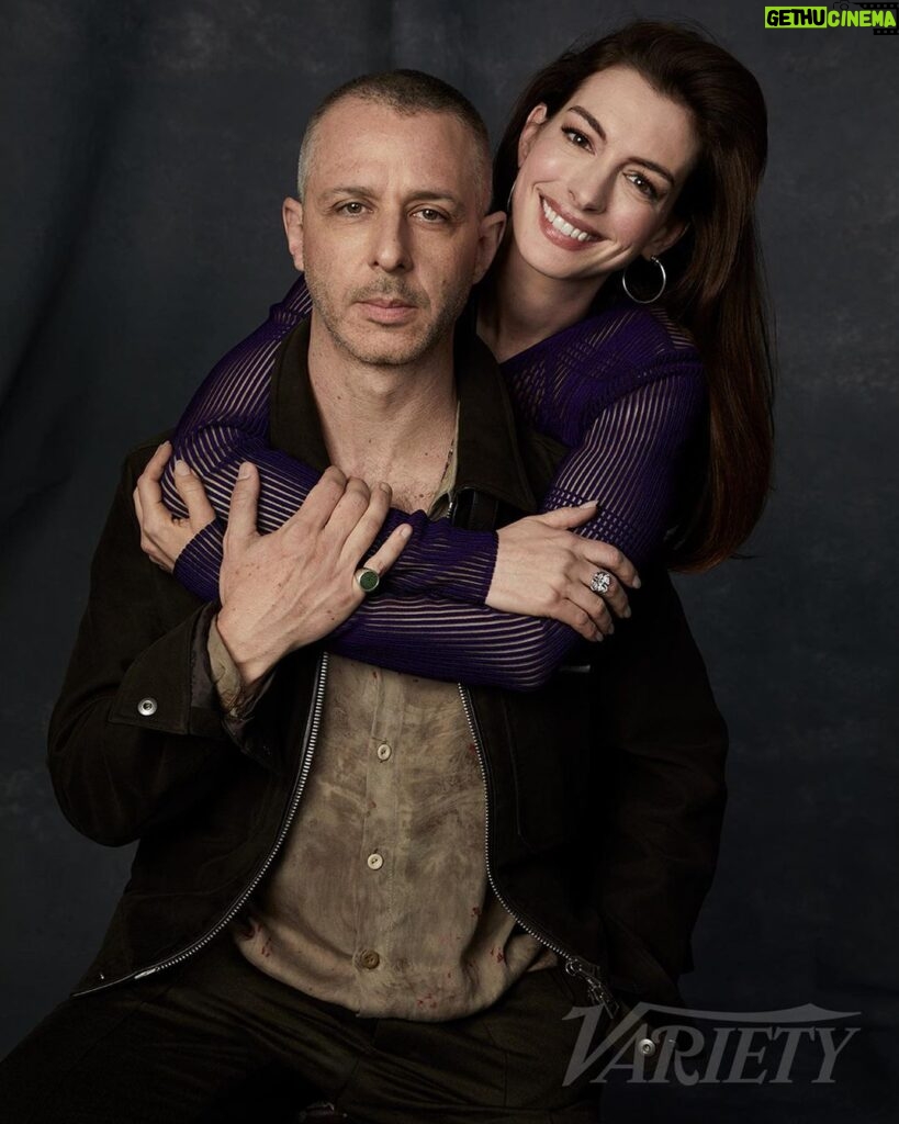 Anne Hathaway Instagram - Actors hugging actors (swipe right)! Thank you @variety for including me and my wonderful friend Jeremy Strong!