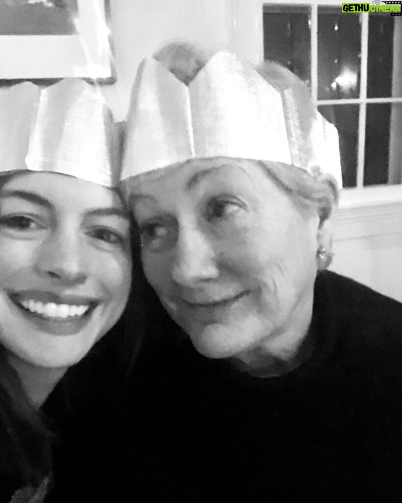 Anne Hathaway Instagram - Happy Mother’s Day to Queen Kate, the Cutest! You deserve everything in the world, including a better camera than the one I used to take this photo 👑 ♥️ 📸 ♥️ 👑