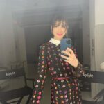 Anne Hathaway Instagram - 💕Grazie/Merci/ThankYouForever @maisonvalentino 💕 💇‍♀️: @hairbyorlandopita 💄: @marywilesmakeup 🤵‍♀️: @erinwalshstyle 💅: @redhotnails 💎: @bulgari