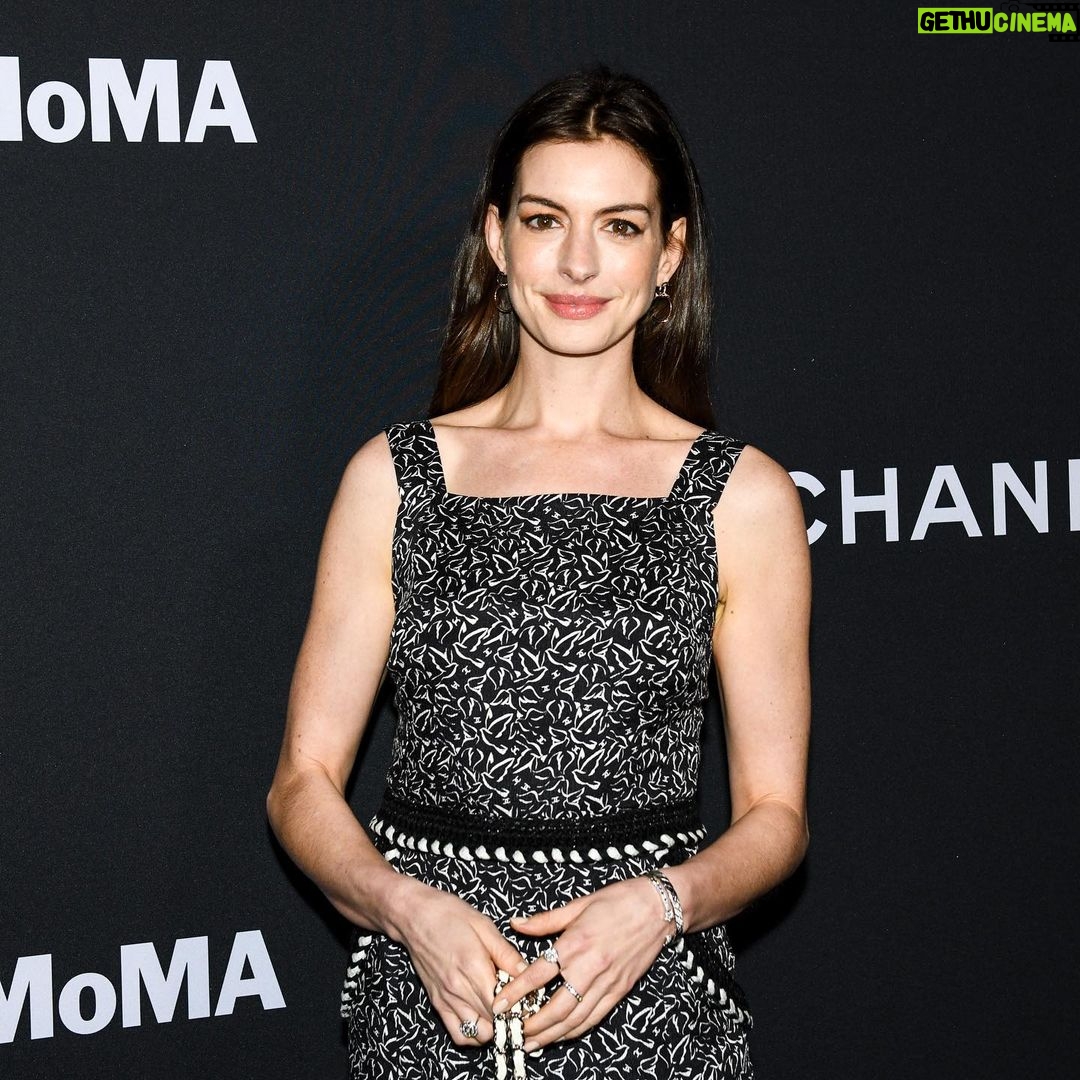 Anne Hathaway Instagram - Thank you to @chanelofficial, @themuseumofmodernart, and @tizzielisch for including me in the most enchanting evening, honoring the divine @penelopecruzoficial. @welovecoco #MoMAFilmBenefit