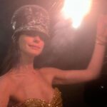 Anne Hathaway Instagram - ✨ Happy New Year ✨