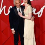 Anne Hathaway Instagram - ❤️ 🍝 ❤️ Thank you so much to my dear friends @giancarlogiammetti, @realmrvalentino, and @pppiccioli for having me at the #FashionAwards Monday night! Congratulations to @realmrvalentino and all the winners!!!