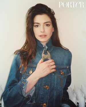 Anne Hathaway Instagram - What an honor to shoot with the legend @cassblackbird for @portermagazine. Words by the darling @eiffeltyler. 
Hope you enjoy! xx

@portermagazine for @netaporter
Stylist: @hels_broadfoot
Art Director: @kelly0n
Entertainment Partnerships Director: @theannabelbrog
Hair: @hairbyorlandopita
Makeup: @gucciwestman
Entertainment Editor: @olivesw
Content Director: @alcaselyhayford