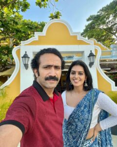 Ansha Mohan Instagram - Vivekanandan ippo Viralaanu 🤝🏻 @shinetomchacko_official @ansha_mohan #shinetomchacko #vivekanandanviralaanu #nediyathproductions #malayalamcinema Kochi, India