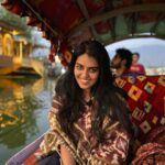 Ansha Mohan Instagram - शिकारा 🪔 . @i_shajinarayanan #fyp Dal Lake, Kashmir