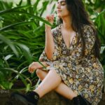 Ansha Mohan Instagram - Aval kannangal kannimaikal 🎶…. . Video @at_razz_world 🌻 . #fyp #raw #nofilter