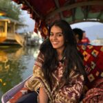 Ansha Mohan Instagram - शिकारा 🪔 . @i_shajinarayanan #fyp Dal Lake, Kashmir