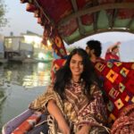 Ansha Mohan Instagram - शिकारा 🪔 . @i_shajinarayanan #fyp Dal Lake, Kashmir