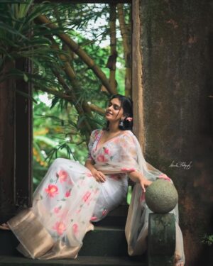 Ansha Mohan Instagram - നിറാമയം l🌸

.
Wearing @garggyboutique 
Makeover @nashash_makeover 
Photography @aswal_shaji 

.

#photo #photoshoot #photooftheday #instagood #instamood #instadaily #ootd #ootdshare #outfitoftheday #streetstyle #trend #photography #lookbook #goodhairday #photomood #shootmode #fashion #fashioninspo #style #styleinspo #girlpower #styleicon #fashionable #fashionnova #fashionblogger #styleblogger