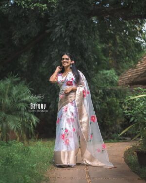Ansha Mohan Instagram - നിറാമയം l🌸

.
Wearing @garggyboutique 
Makeover @nashash_makeover 
Photography @aswal_shaji 

.

#photo #photoshoot #photooftheday #instagood #instamood #instadaily #ootd #ootdshare #outfitoftheday #streetstyle #trend #photography #lookbook #goodhairday #photomood #shootmode #fashion #fashioninspo #style #styleinspo #girlpower #styleicon #fashionable #fashionnova #fashionblogger #styleblogger